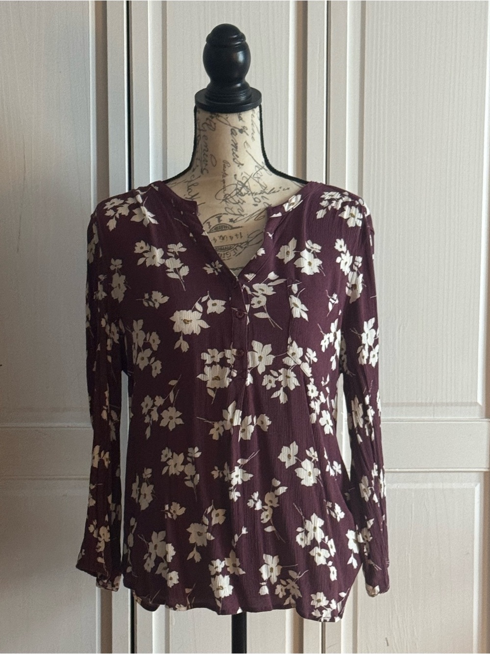 Market & Spruce Burgundy Long-Sleeve Floral Henley